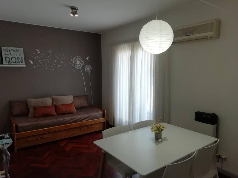 PETIT RIVADAVIA en el corazón de Mendoza Apartamento Exterior foto